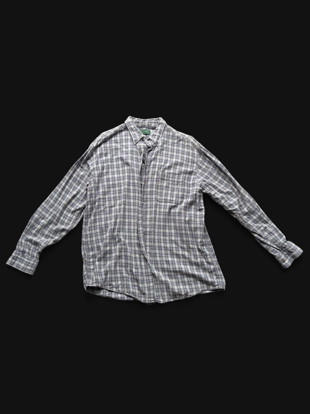 ✨ Scandia Woods
blue and white plaid button-up shirt✨
